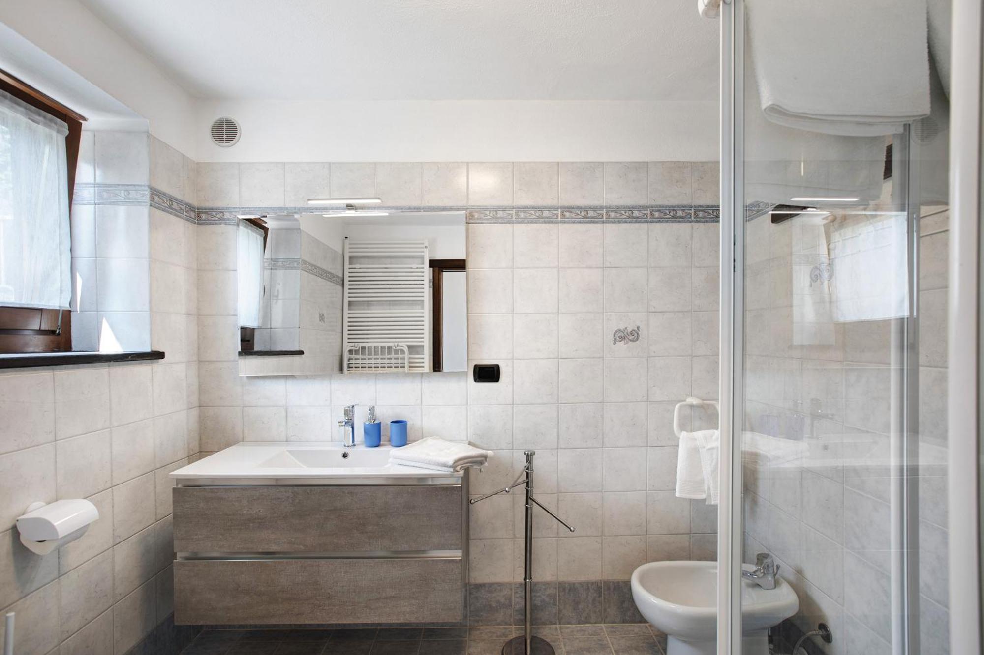 Casa Sabrina - Appartamento Blu Aosta Exteriör bild