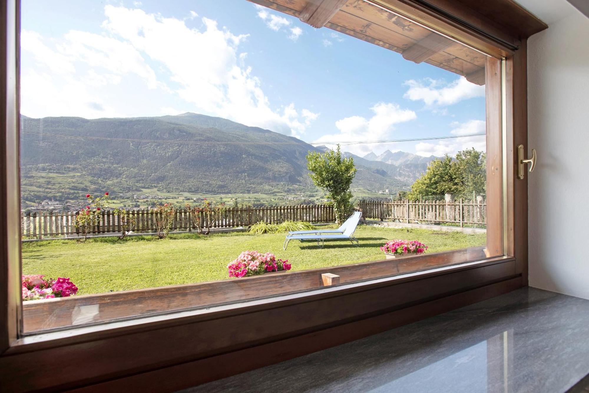 Casa Sabrina - Appartamento Blu Aosta Exteriör bild
