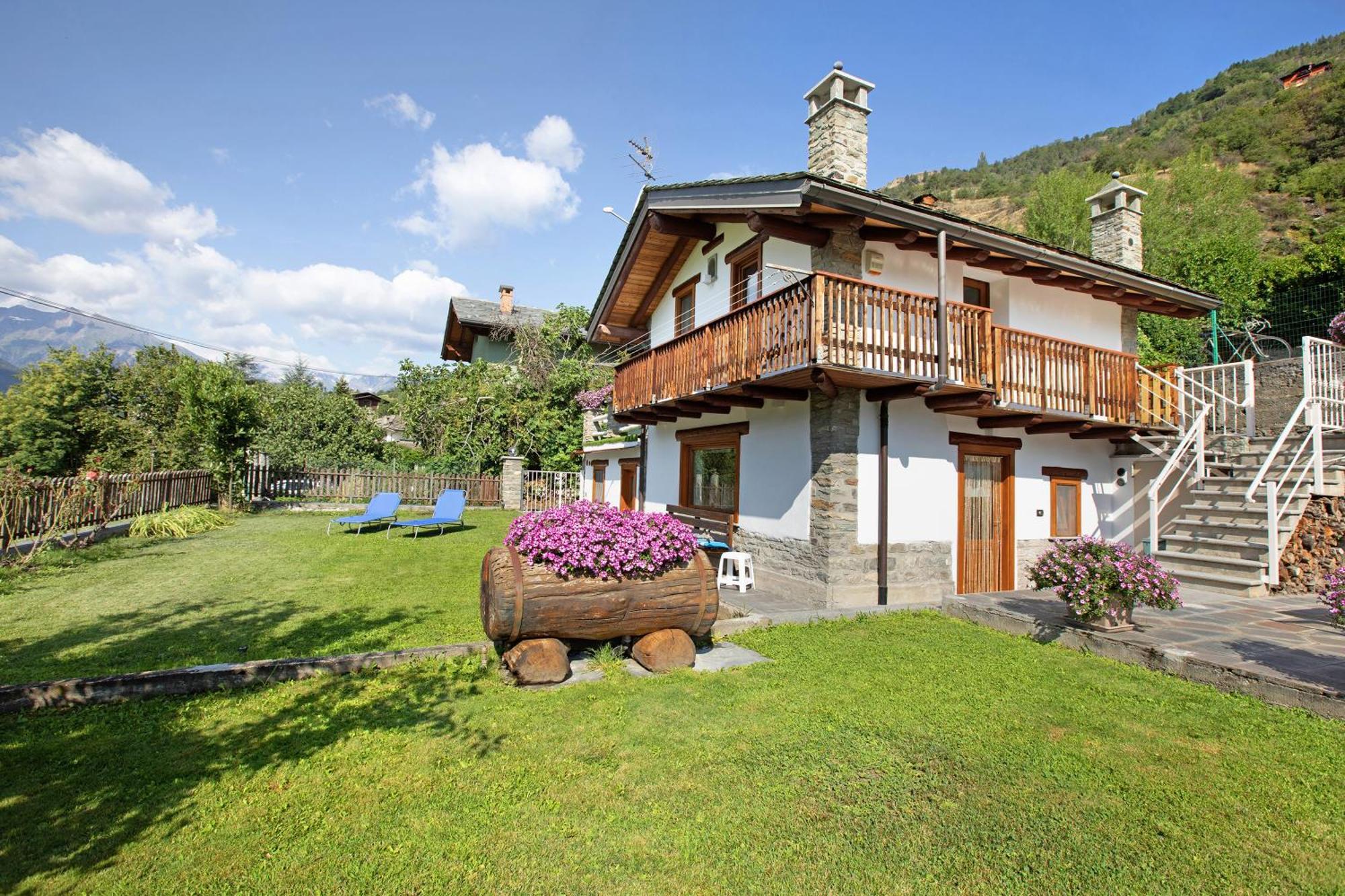 Casa Sabrina - Appartamento Blu Aosta Exteriör bild