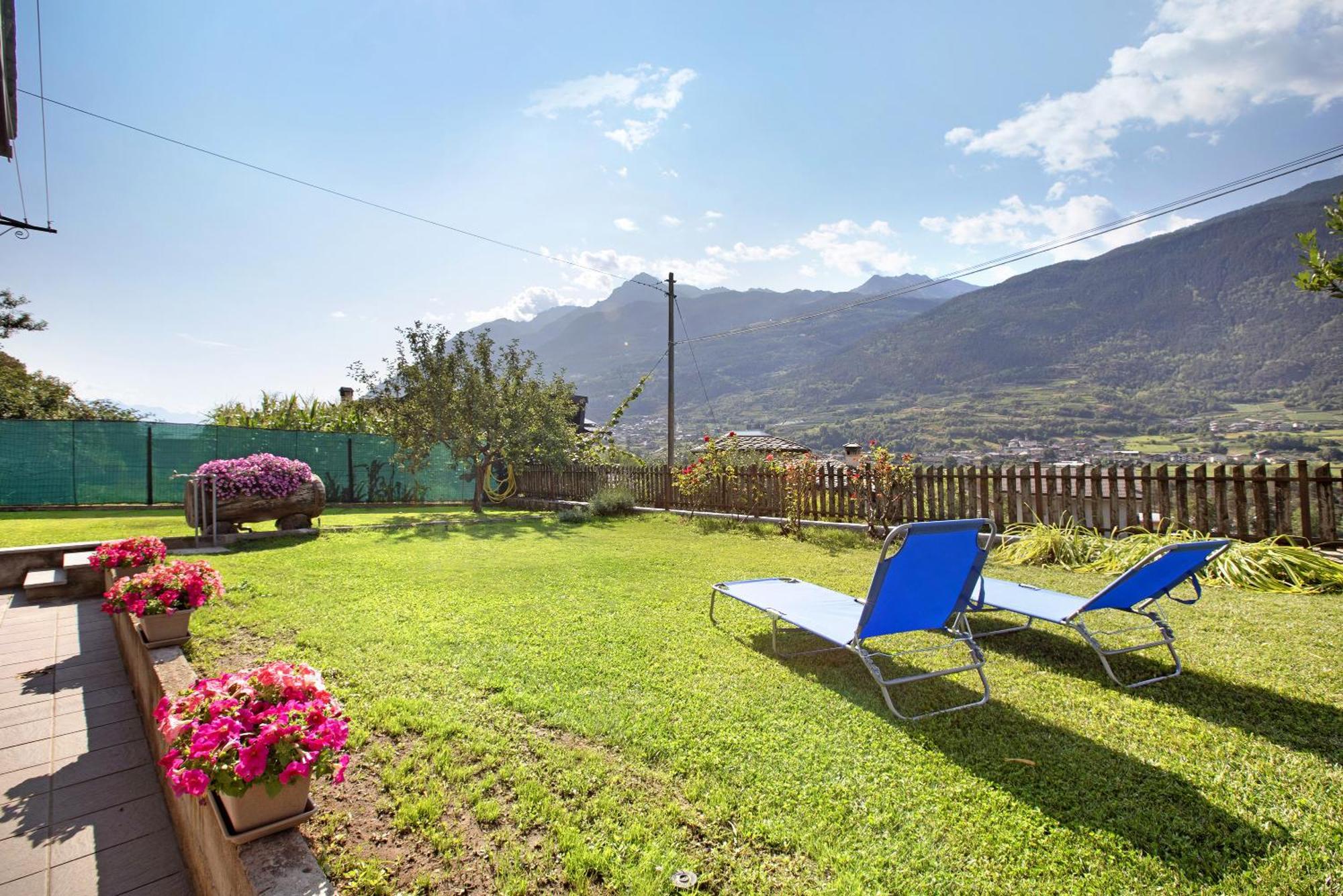 Casa Sabrina - Appartamento Blu Aosta Exteriör bild