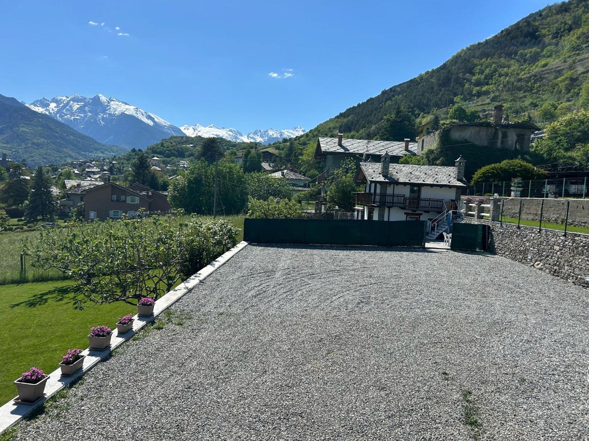 Casa Sabrina - Appartamento Blu Aosta Exteriör bild